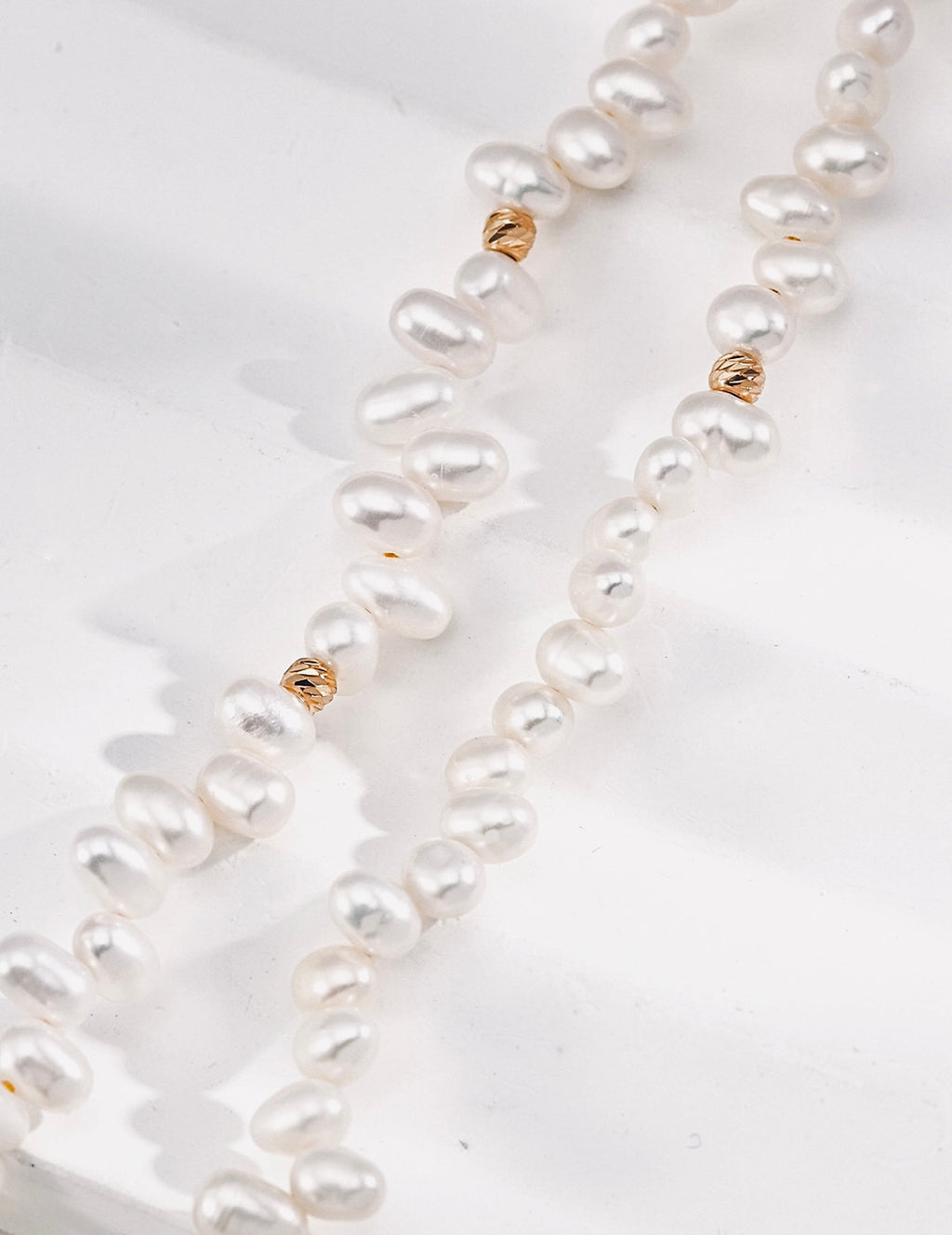 Luna Beads Oval Pearl Necklace