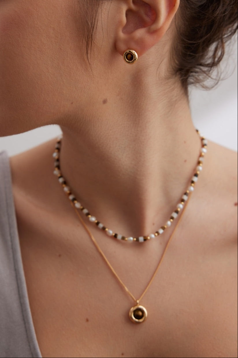 Noir Dot Necklace
