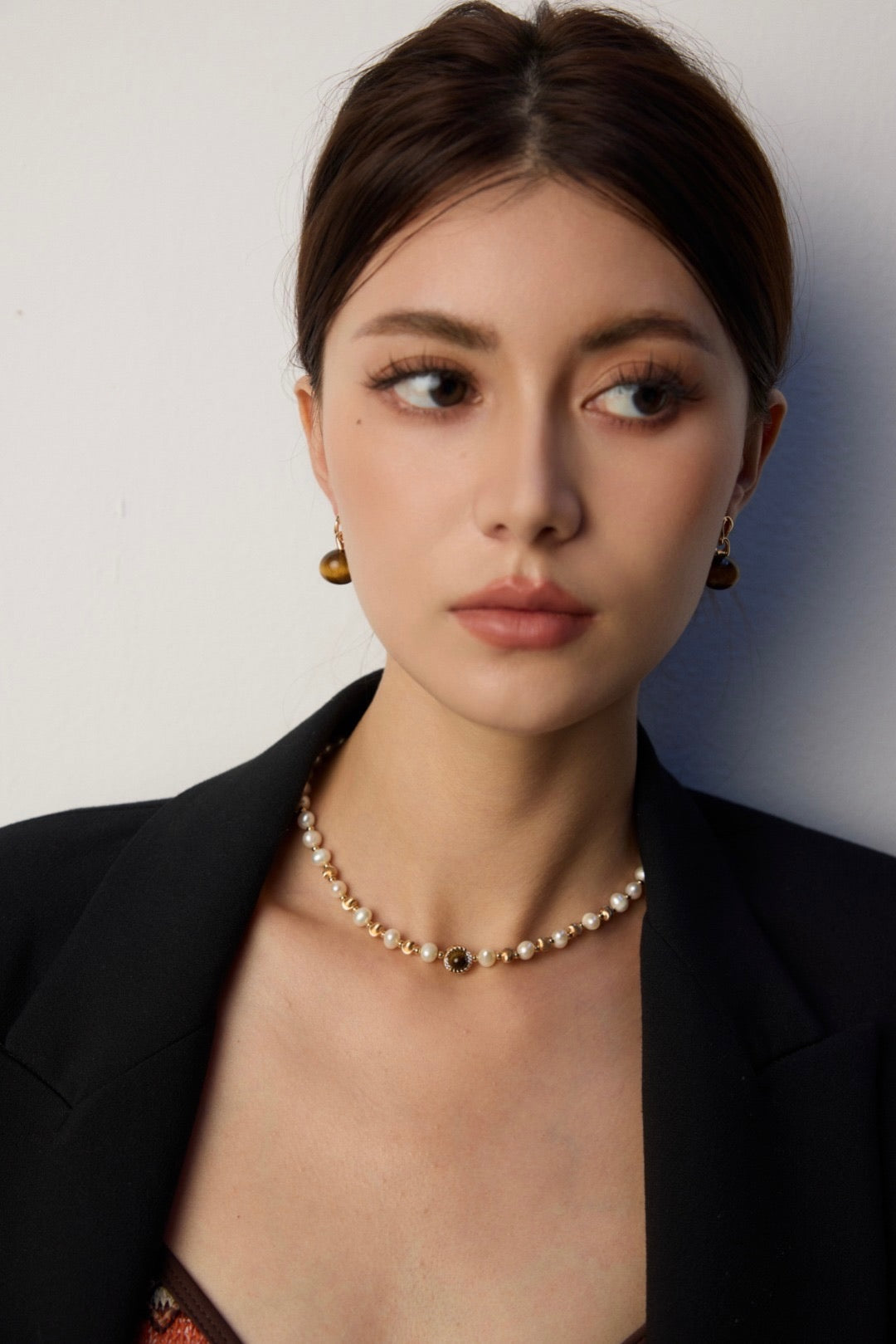 Noir Dot Pearl Necklace