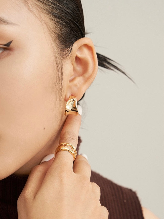 Fluid Twist Ring