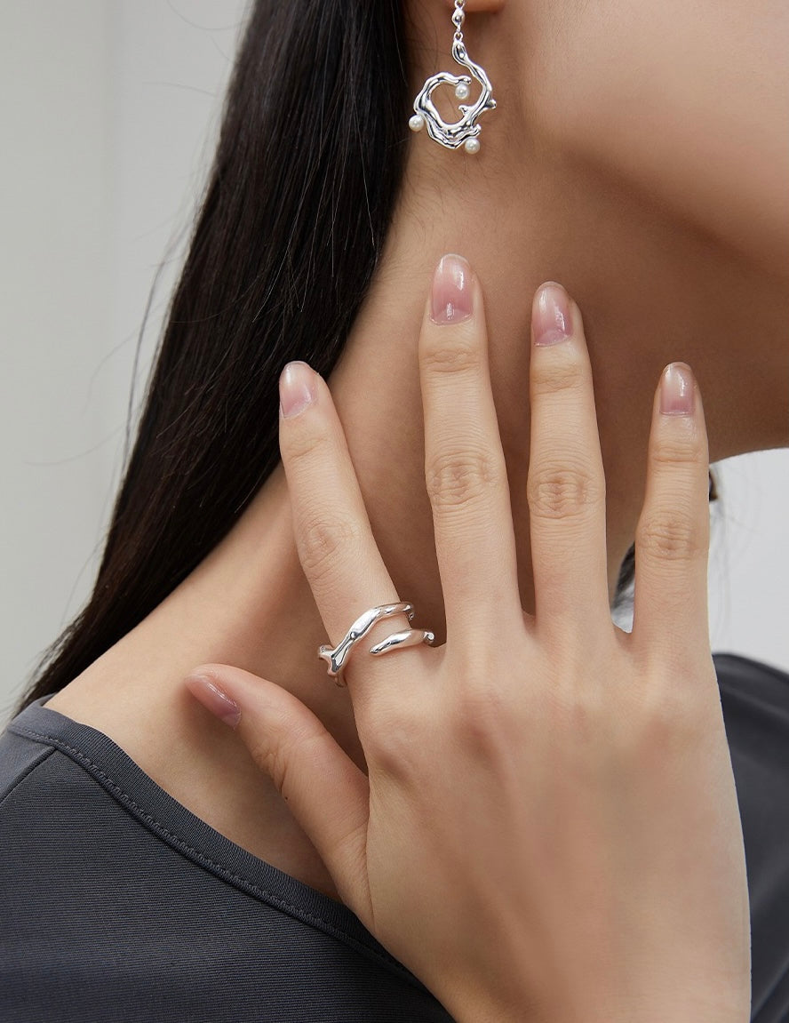 Fluid Twist Ring
