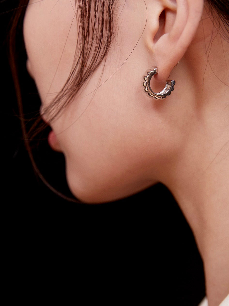 Ribbed Curve Hoops