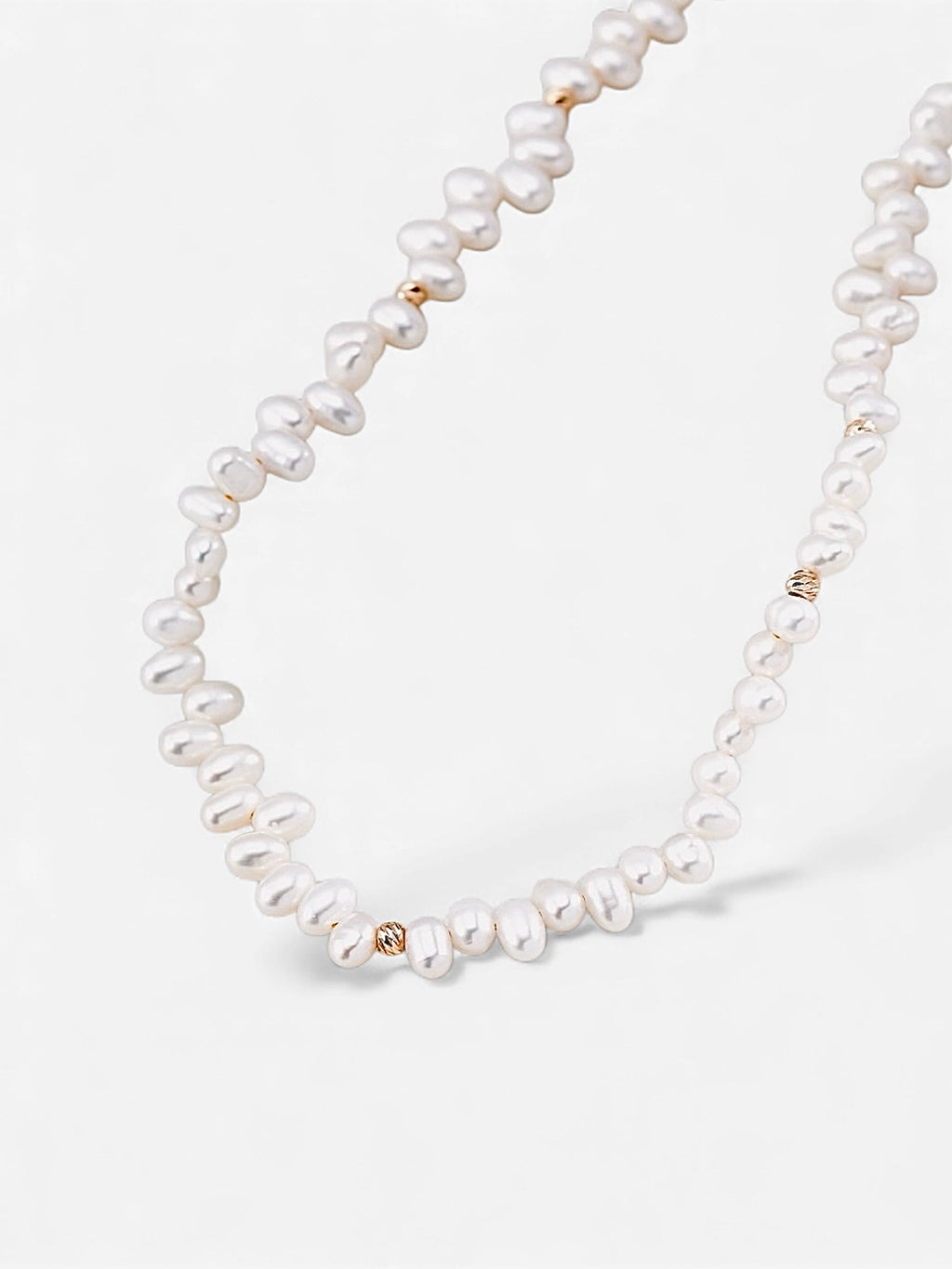 Luna Beads Oval Pearl Necklace