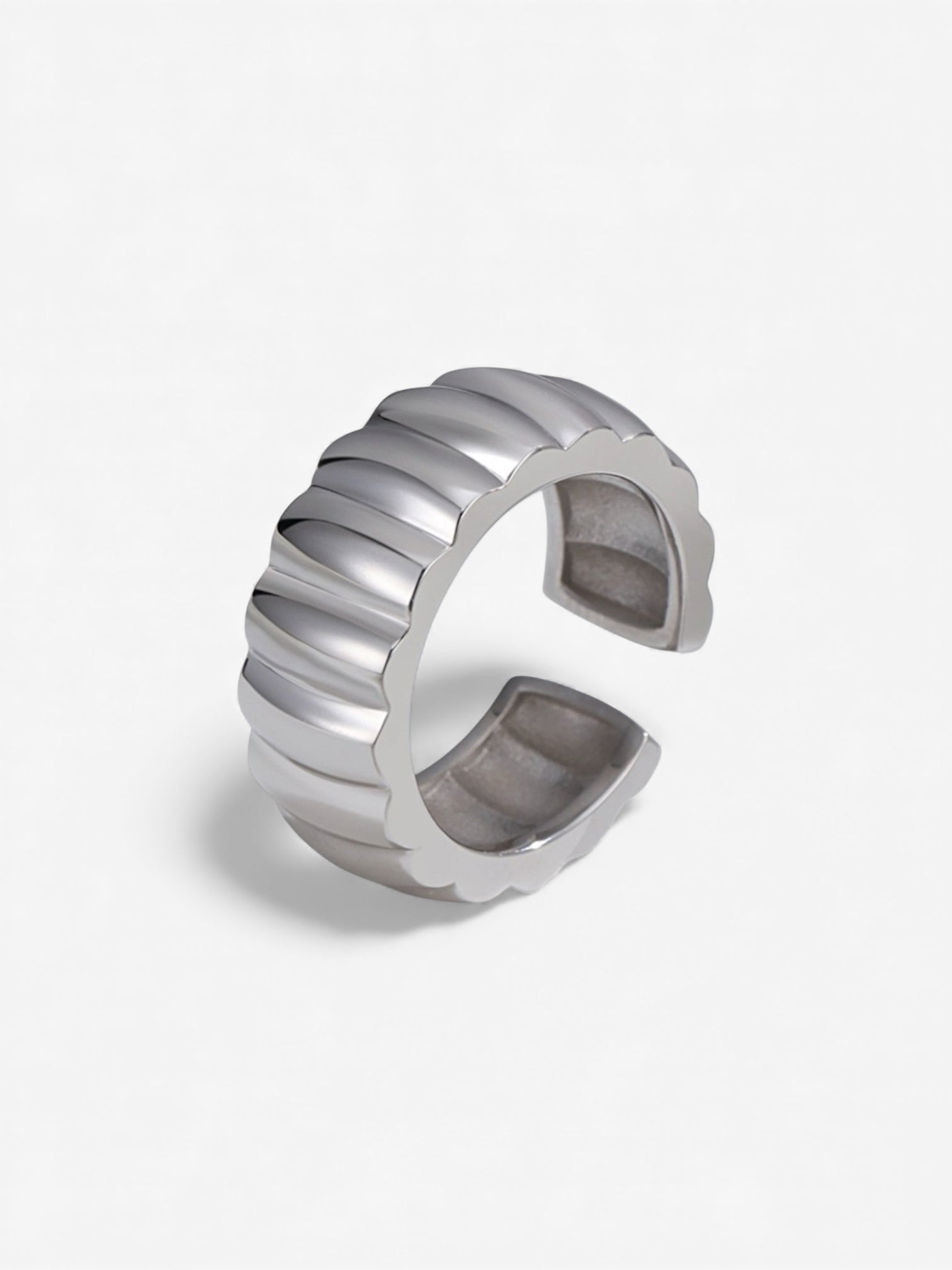 Ribbed Curve Ring
