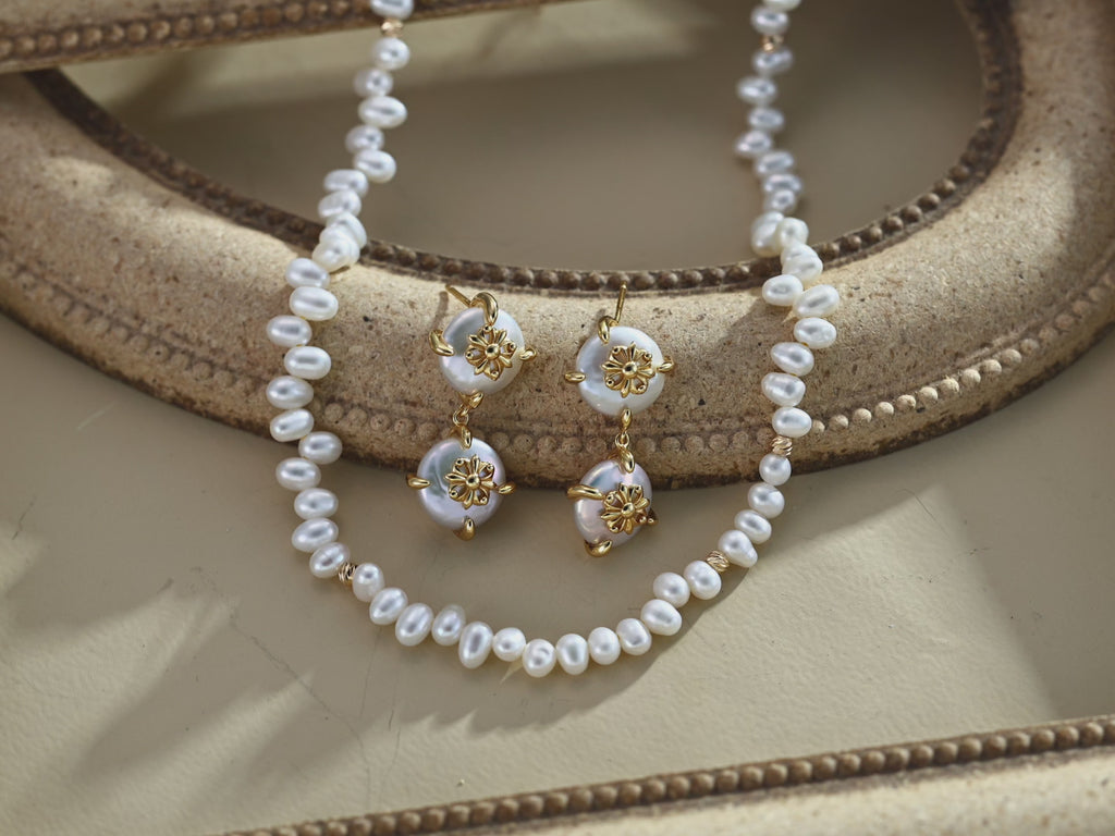 Luna Beads Oval Pearl Necklace